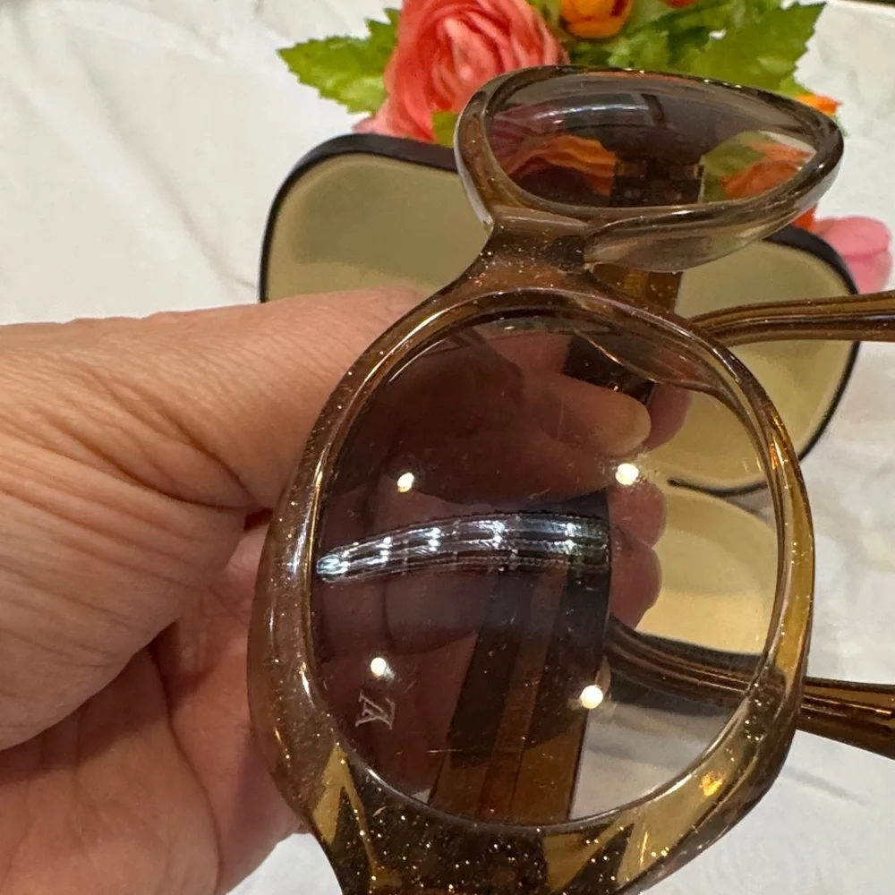 Authentic Louis Vuitton Gold and Brown Glasses - Picture 4 of 15